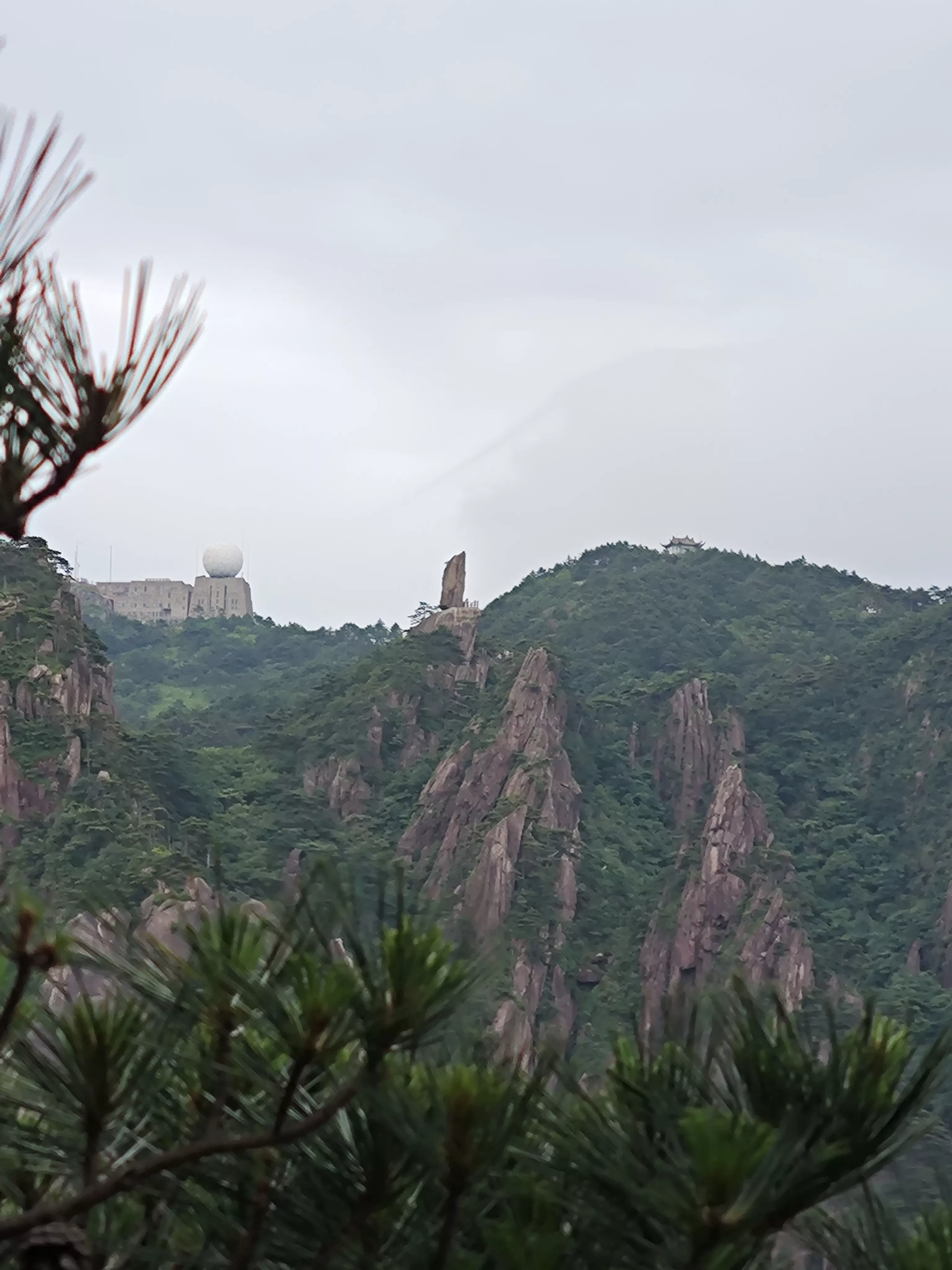 可以看到光明顶